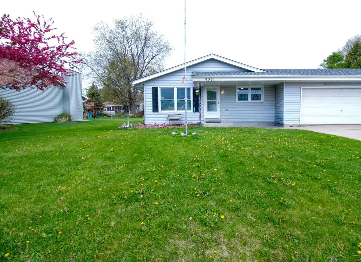 8361 Deer Ridge PASS, Oak Creek, WI 53154 - #1