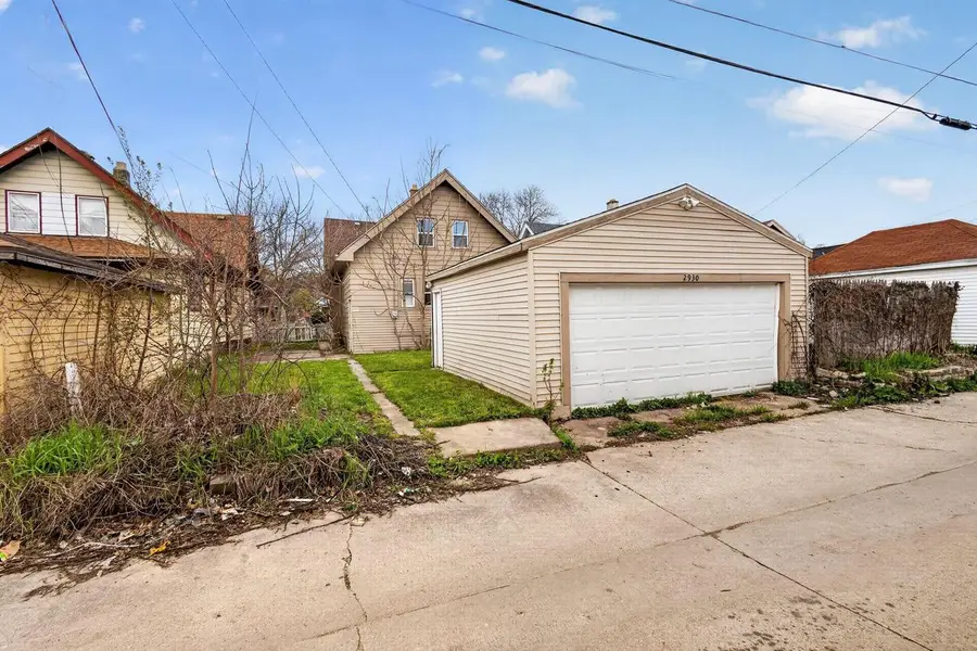 2930 N 38th STREET, Milwaukee, WI 53210 - #3