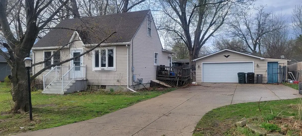 1390 W Greenview ROAD, Bloomfield, WI 53128 - #1