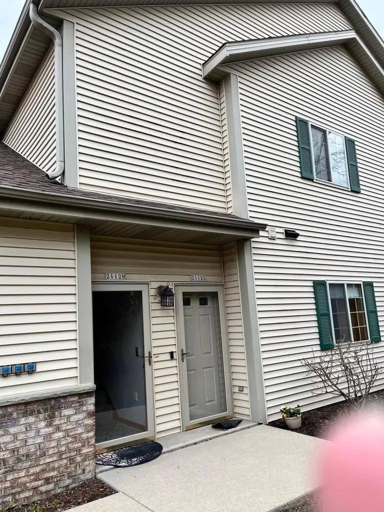 2112 Pine Ridge COURT #H, Grafton, WI 53024 - #3