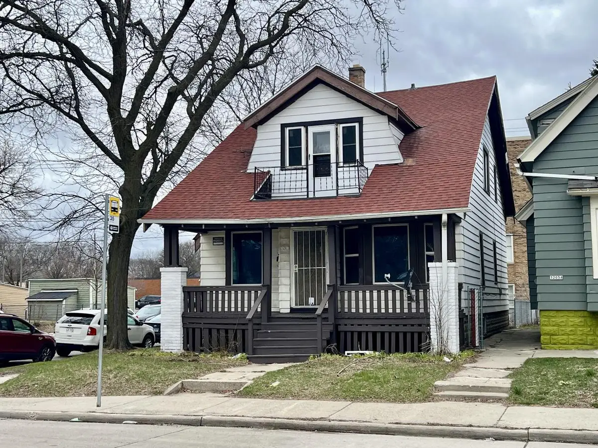 3201 N 35th STREET, Milwaukee, WI 53216 - #1