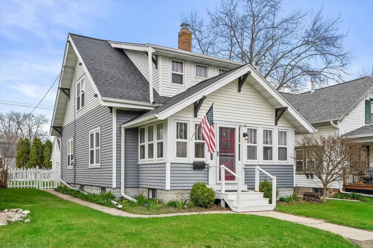 534 S 3rd AVENUE, West Bend, WI 53095 - #1