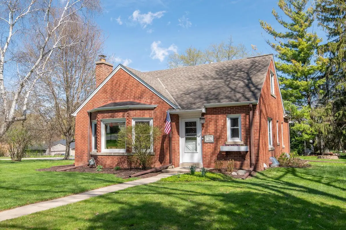 1070 Wilson DRIVE, Brookfield, WI 53005 - #1