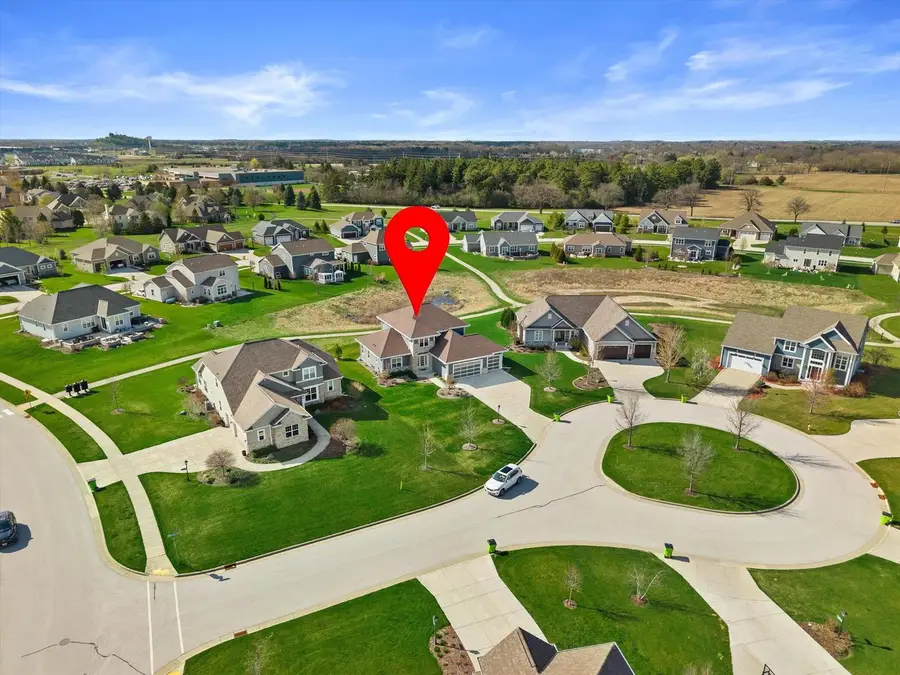 3105 Mendota COURT, Summit, WI 53066 - #2