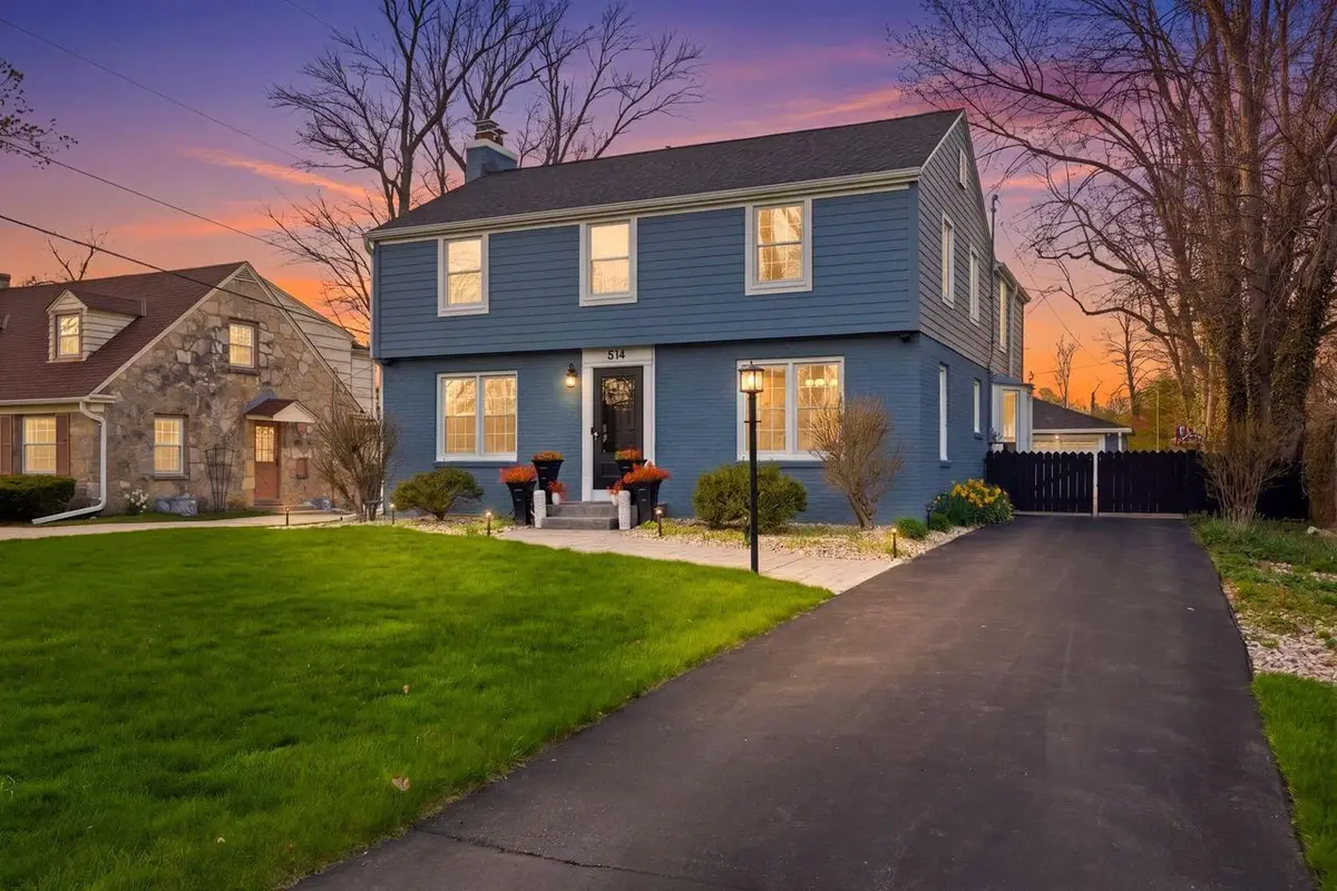 514 E Community PLACE, Milwaukee, WI 53217 - #1