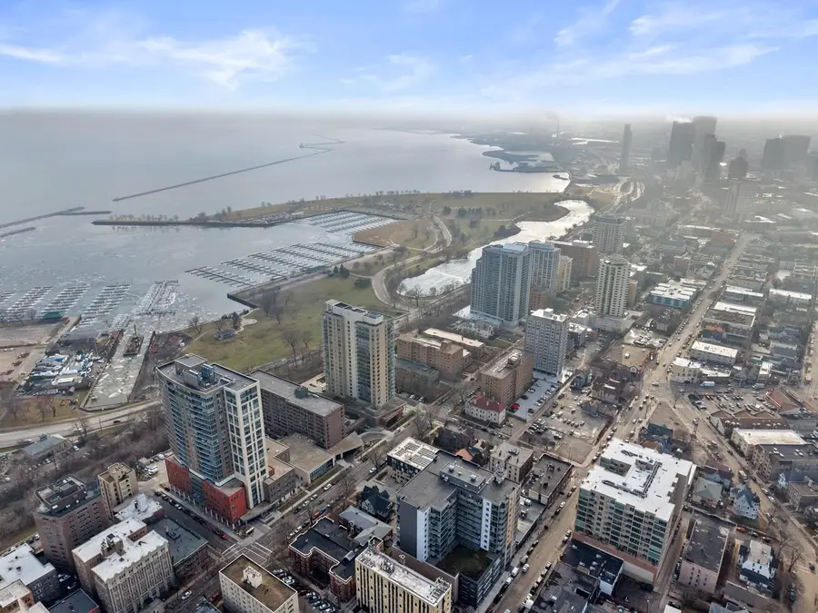 1920 N Farwell AVENUE #203, Milwaukee, WI 53202 - #2