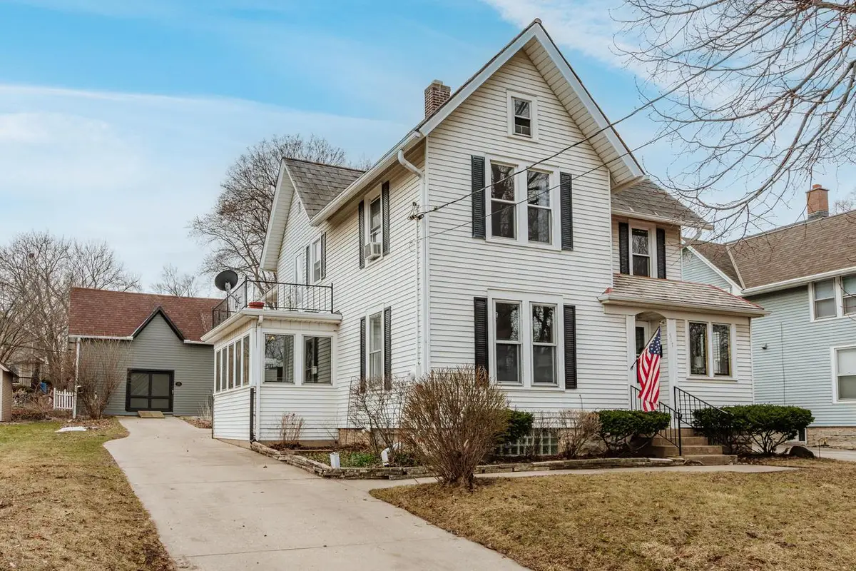 517 McCall STREET, Waukesha, WI 53186 - #1