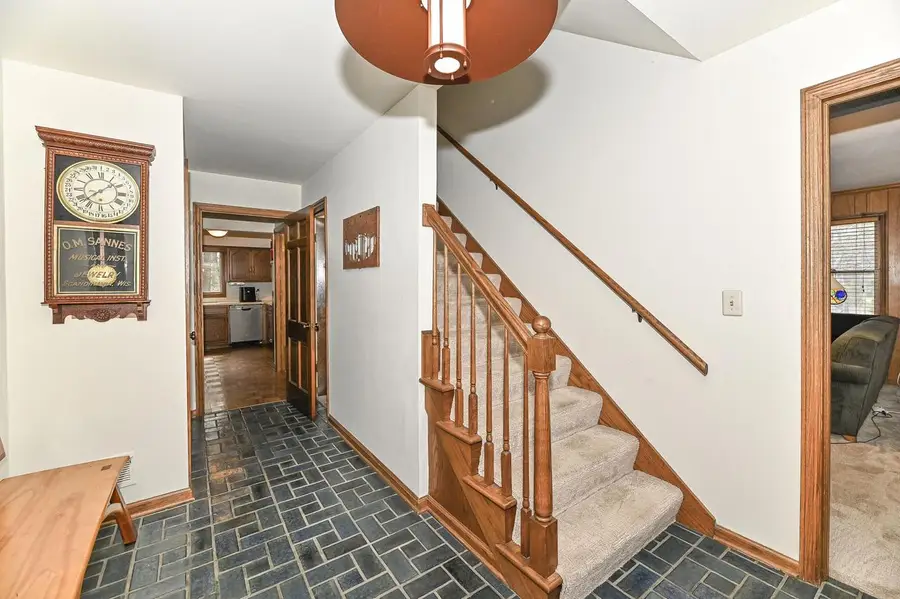 10125 Kay PARKWAY, Hales Corners, WI 53130 - #3