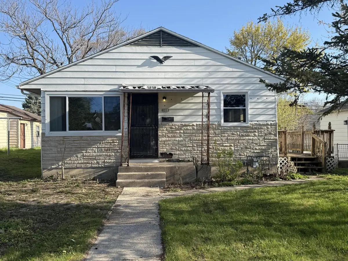 8208 W Keefe AVENUE, Milwaukee, WI 53222 - #1