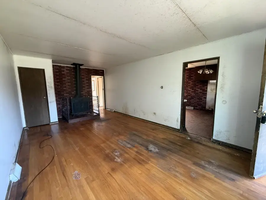 8208 W Keefe AVENUE, Milwaukee, WI 53222 - #2