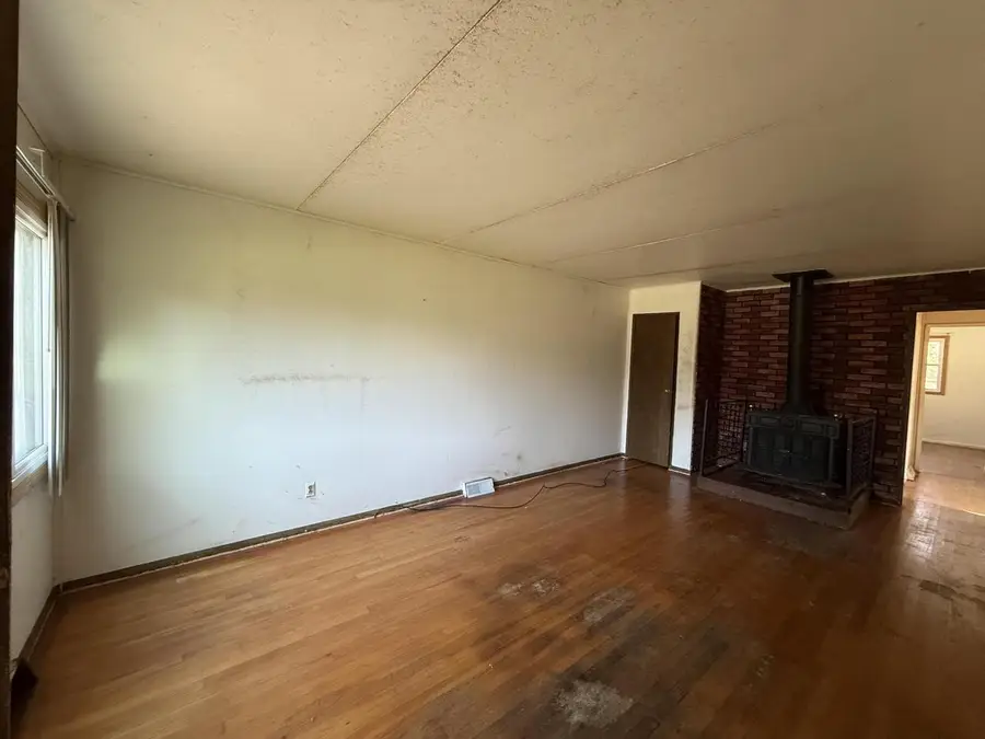 8208 W Keefe AVENUE, Milwaukee, WI 53222 - #3