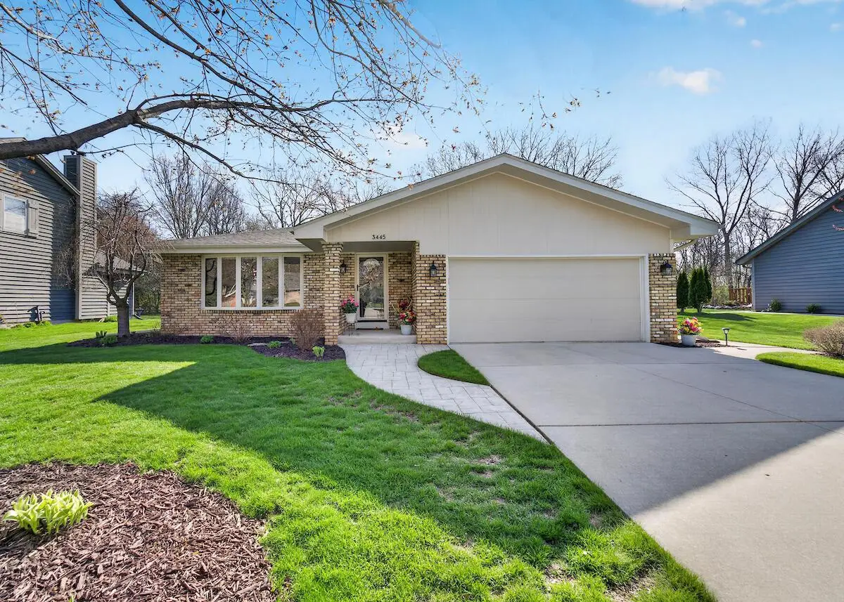 3445 E Elmwood DRIVE, Elmwood Park, WI 53405 - #1