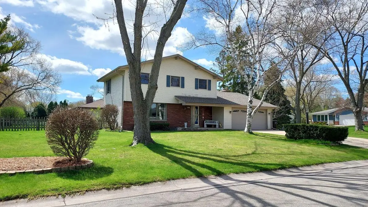 15415 W Fenway DRIVE, New Berlin, WI 53151 - #1