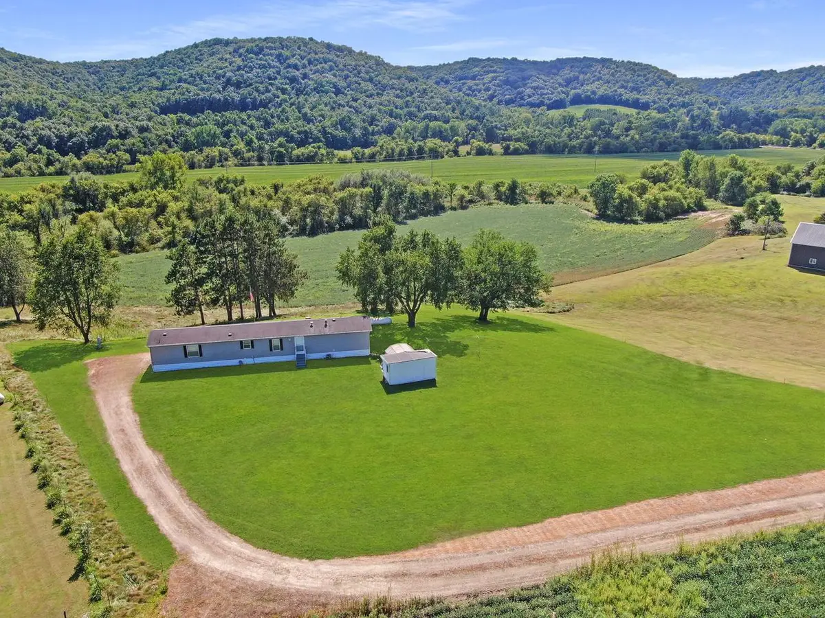 E2817 S Creek ROAD, De Soto, WI 54624 - #1