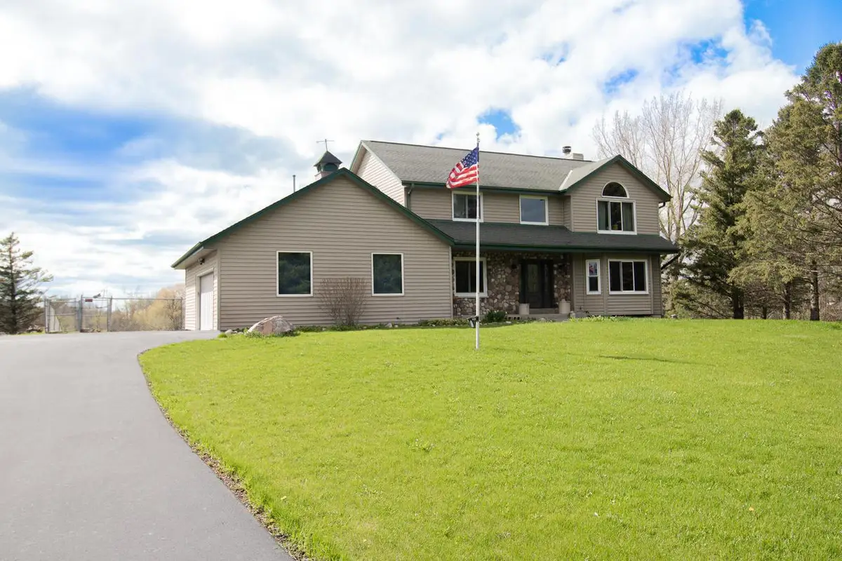 W204N4833 Lannon ROAD, Menomonee Falls, WI 53051 - #1