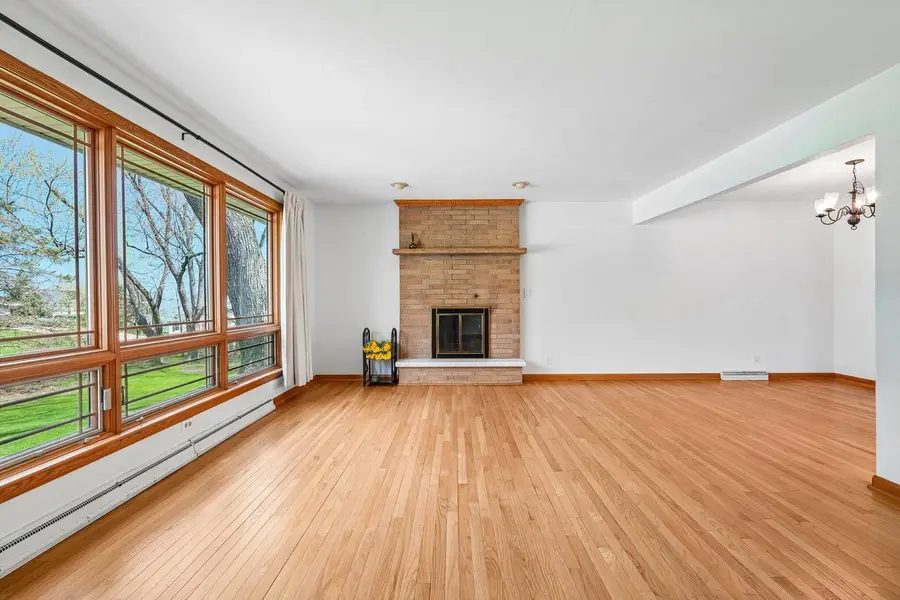 21715 Hillcrest DRIVE, Waukesha, WI 53186 - #2