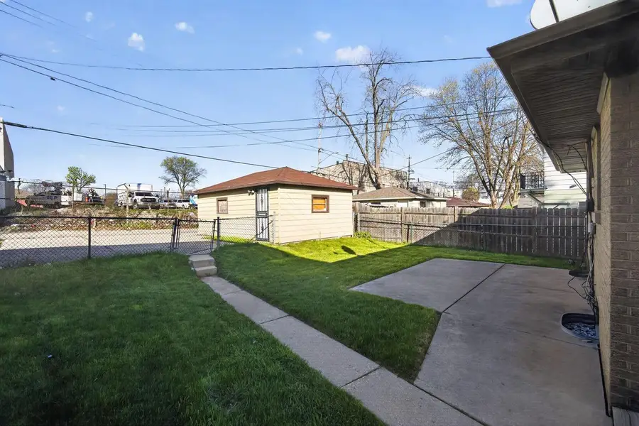 7471 W Beckett AVENUE, Milwaukee, WI 53216 - #3
