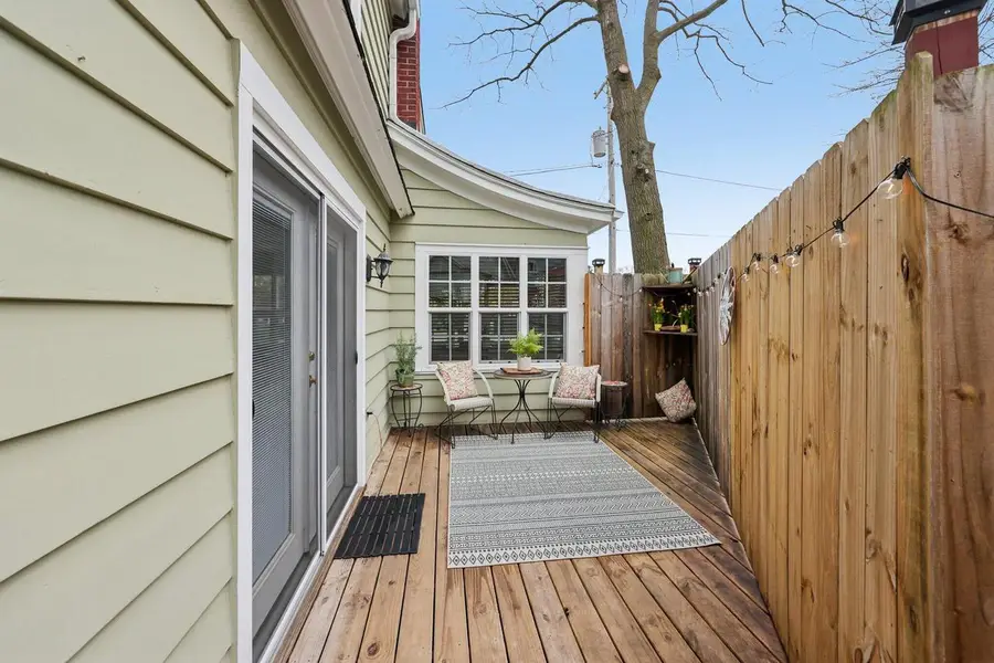 208 Oakland AVENUE, Waukesha, WI 53186 - #3