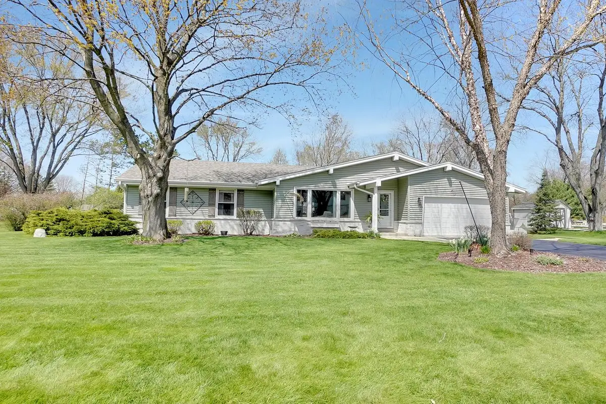 W332N5447 Solveson DRIVE, Nashotah, WI 53058 - #1