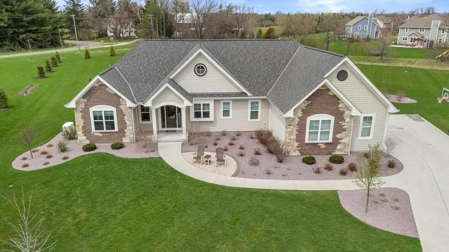 W279N8379 Hunter COURT, Hartland, WI 53029 - #2