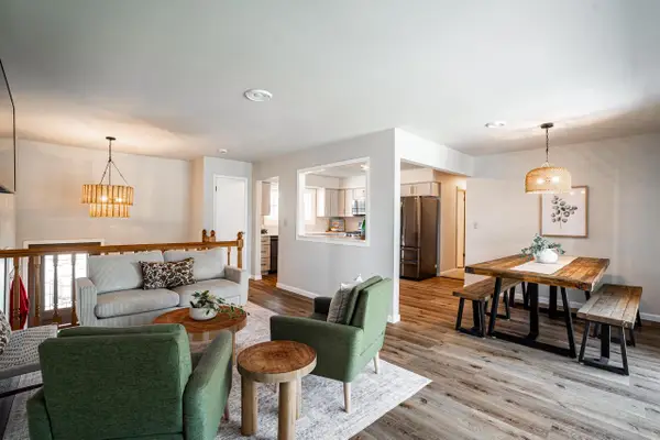 1452 N Lapham STREET, Oconomowoc, WI 53066