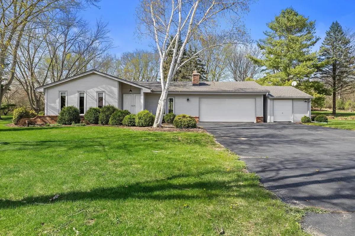 W311S8635 Cherokee PASS, Mukwonago, WI 53149 - #1