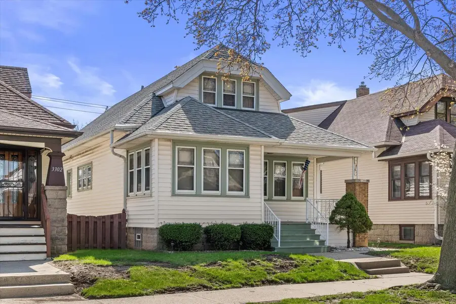 3306 S 15th PLACE, Milwaukee, WI 53215 - #2