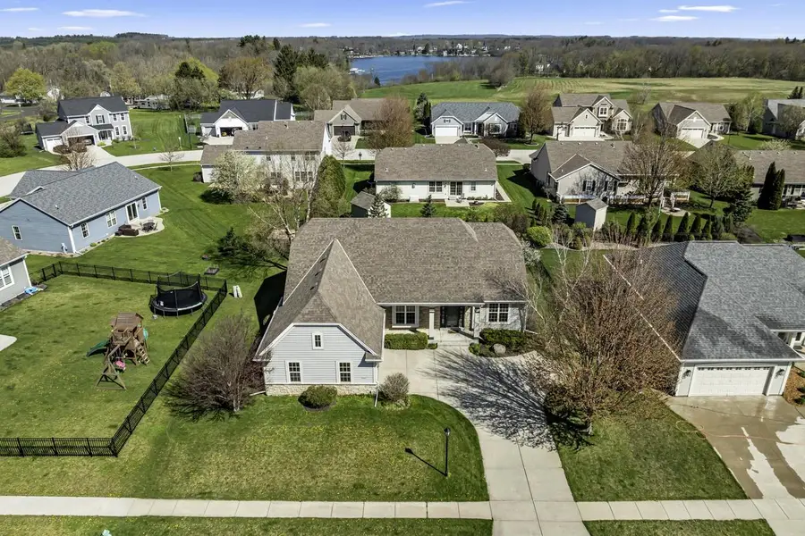 2844 Oakmont DRIVE, East Troy, WI 53120 - #2