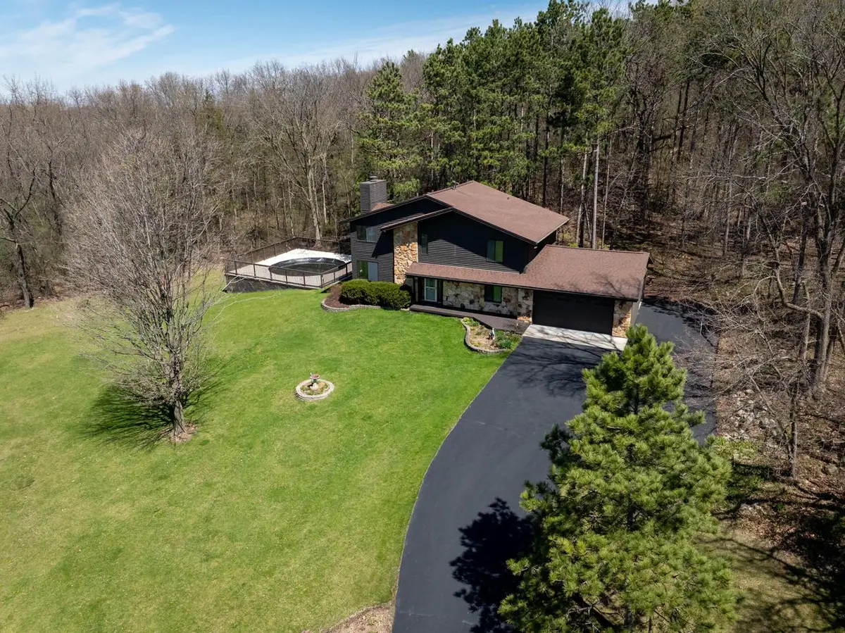 S46W35820 Meadows DRIVE, Dousman, WI 53118 - #1