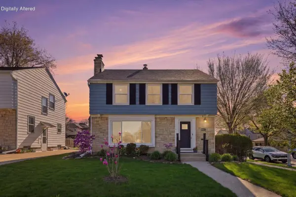 2404 N 89th STREET, Wauwatosa, WI 53226