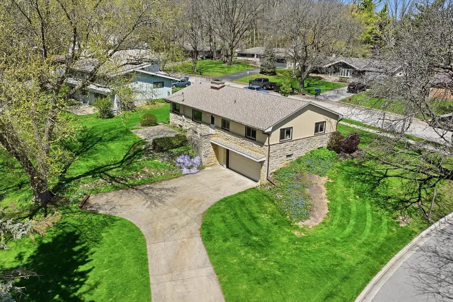 6909 Darnell LANE, Greendale, WI 53129 - #2