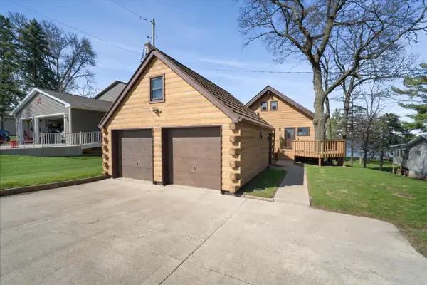 N10394 Howard DRIVE, Fox Lake, WI 53933