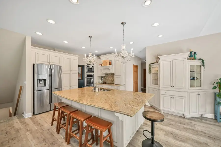 W262N2438 Deer Haven DRIVE, Pewaukee, WI 53072 - #2