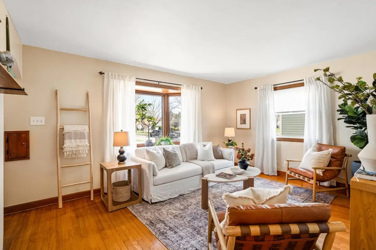 129 E Ohio AVENUE, Milwaukee, WI 53207 - #1