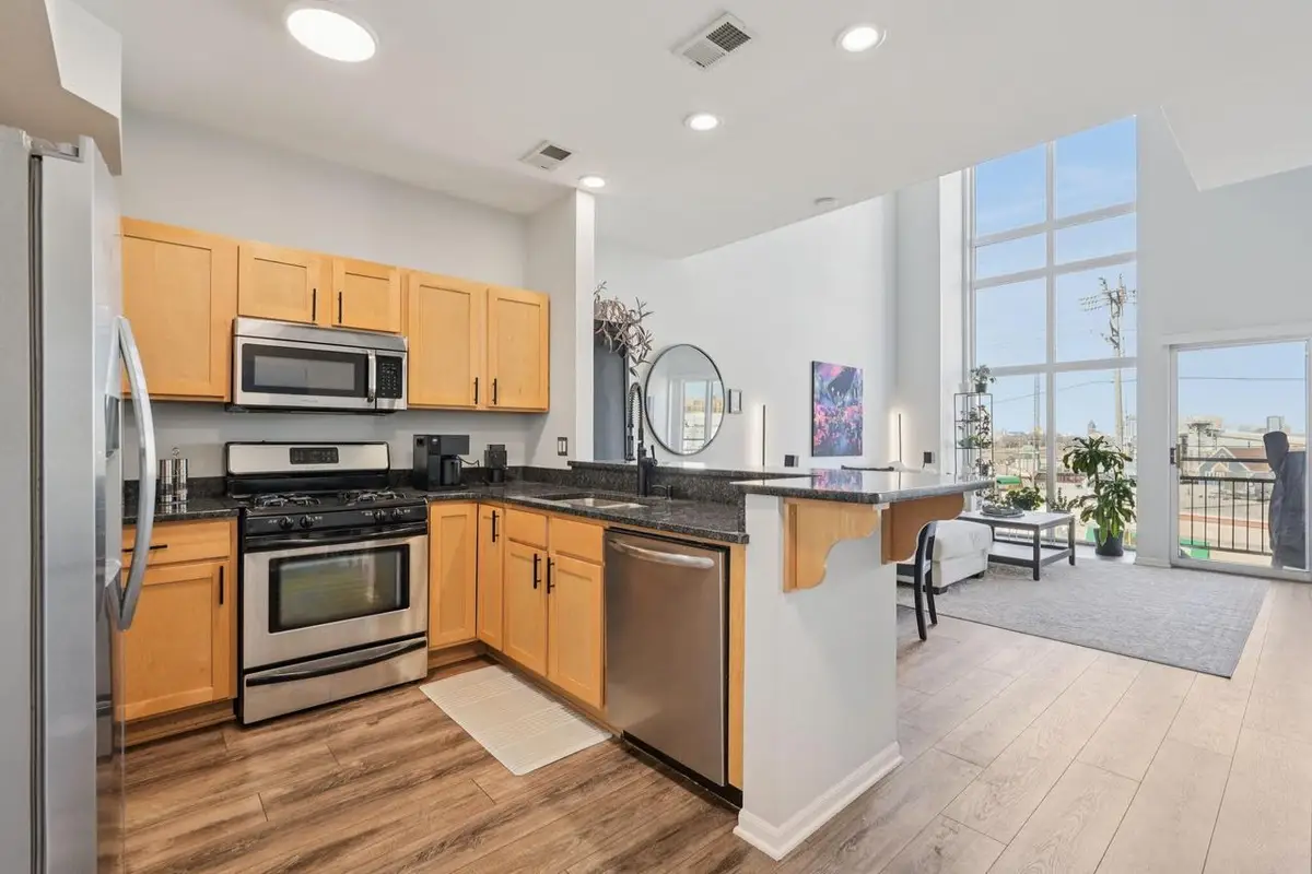 2121 S Kinnickinnic AVENUE #105, Milwaukee, WI 53207 - #1