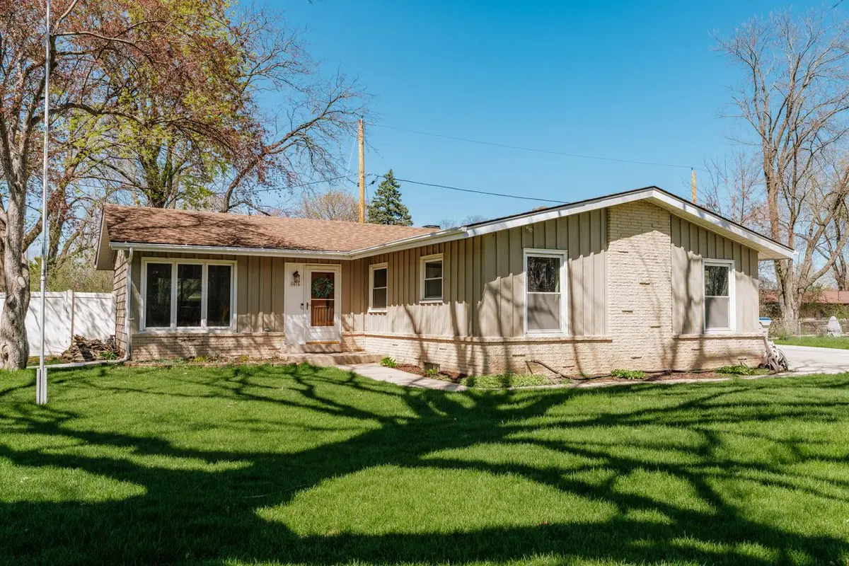 9814 W Green Tree ROAD, Milwaukee, WI 53224 - #1