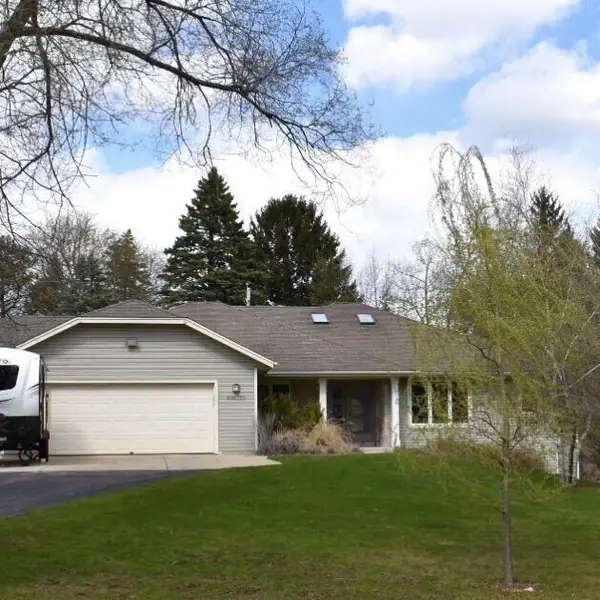 N61W16124 Hawthorne DRIVE, Menomonee Falls, WI 53051