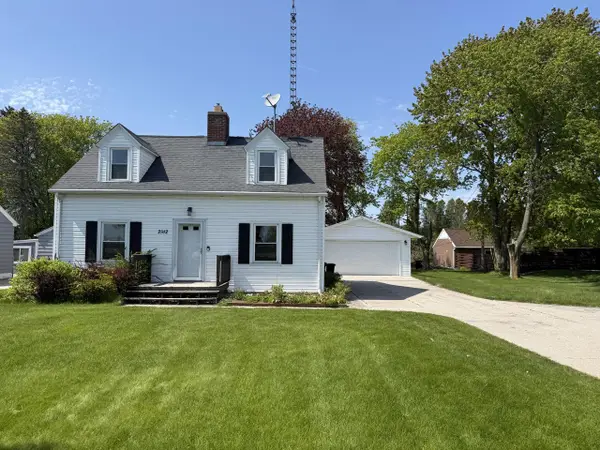 2912 Memorial DRIVE, Two Rivers, WI 54241