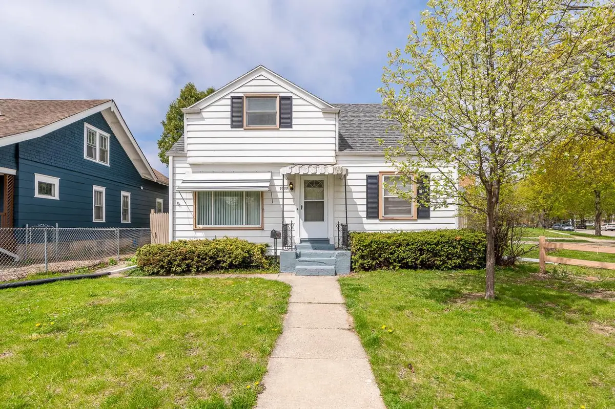 9200 W Swan CIRCLE, Milwaukee, WI 53225 - #1