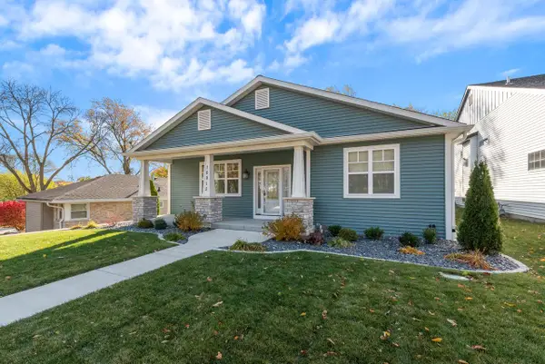 10915 W Wisconsin AVENUE, Wauwatosa, WI 53226