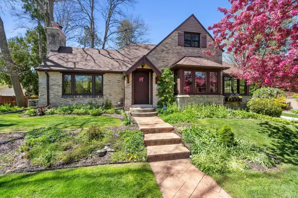 7015 N Milwaukee River PARKWAY, Glendale, WI 53209