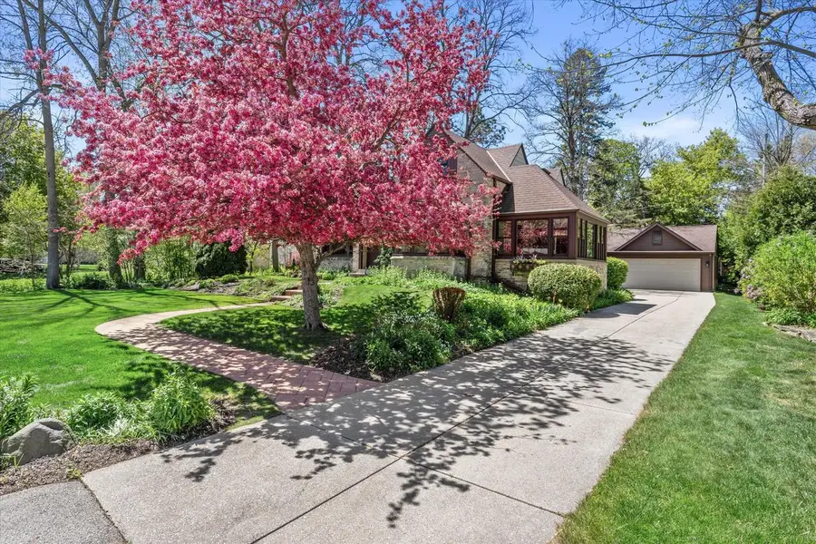 7015 N Milwaukee River PARKWAY, Glendale, WI 53209 - #2