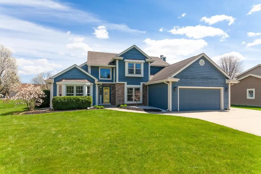 W227N2540 Meadowood LANE, Waukesha, WI 53186 - #2