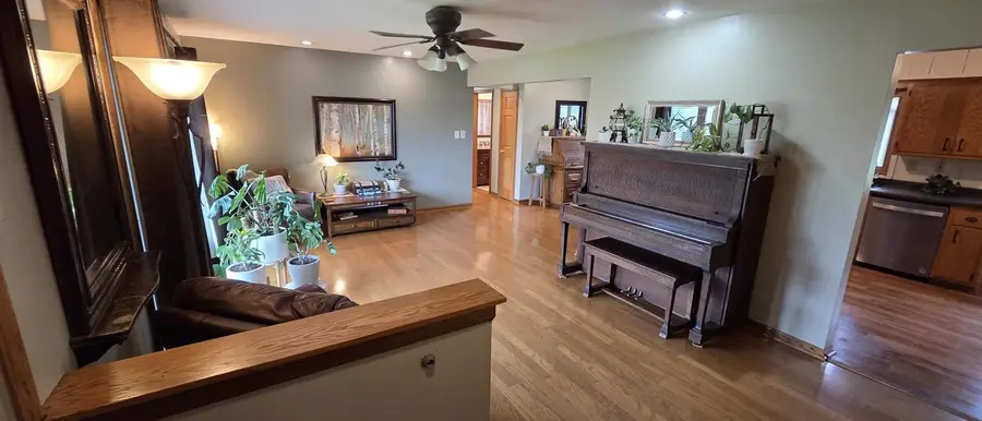 5359 S Allenwood LANE, Hales Corners, WI 53130 - #3