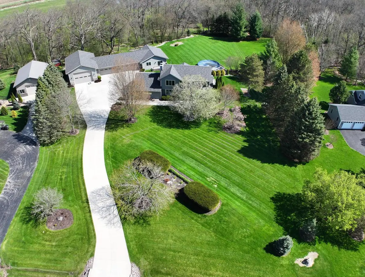25610 Deer Ridge TRAIL, Waterford, WI 53185 - #1
