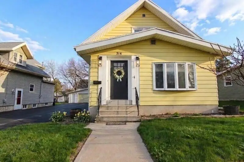 514 E Maple STREET, Horicon, WI 53032 - #2