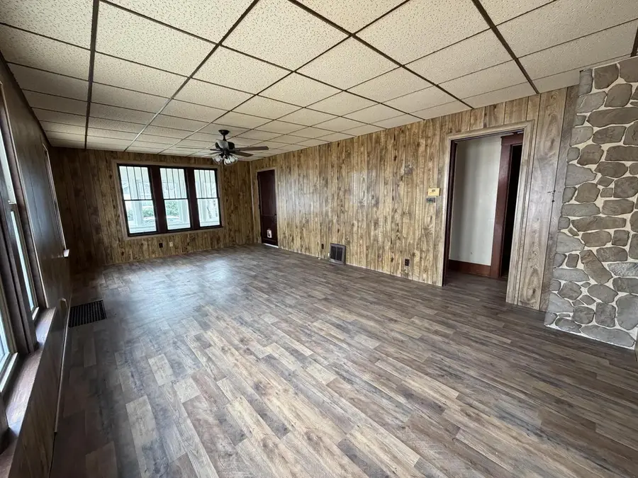 1520 Columbus STREET, Manitowoc, WI 54220 - #2