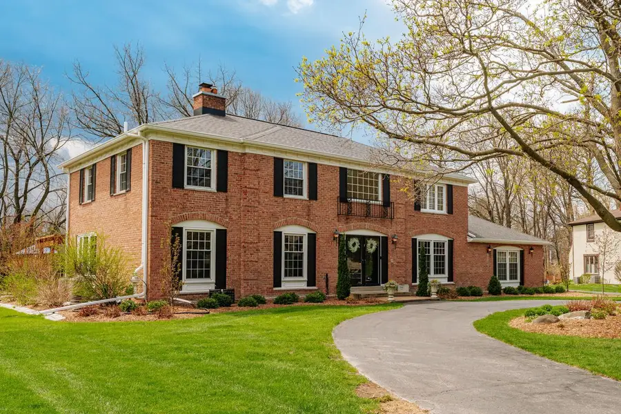 18245 Le Chateau DRIVE, Brookfield, WI 53045 - #2