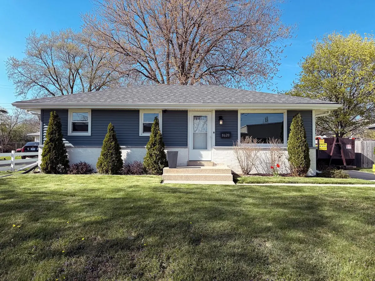 8620 W Lynx AVENUE, Milwaukee, WI 53225 - #1