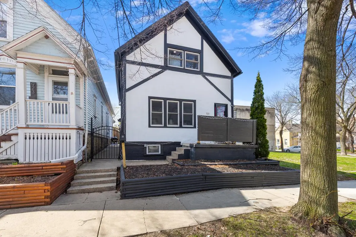 919 E Land PLACE, Milwaukee, WI 53202 - #1